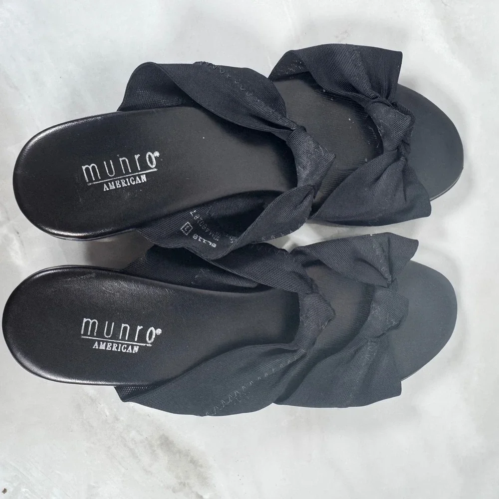 Munro American Black Double Strap Knotted Sandals Slip On Cruise Resort 8 WW
